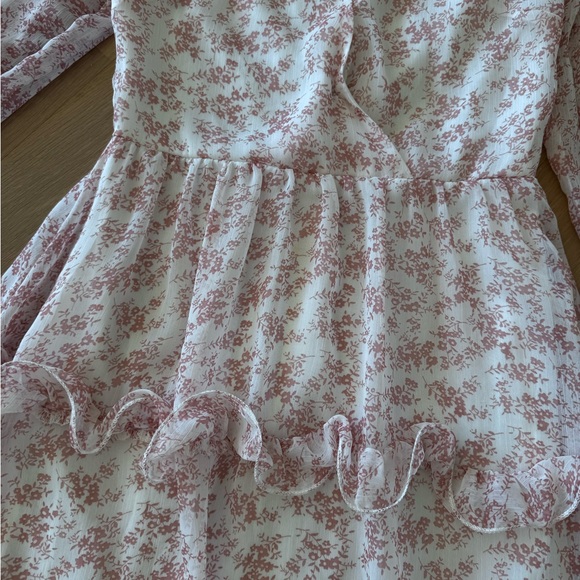 NWOT: Pink Floral V-Neck Ruffle Dress - Picture 3 of 5